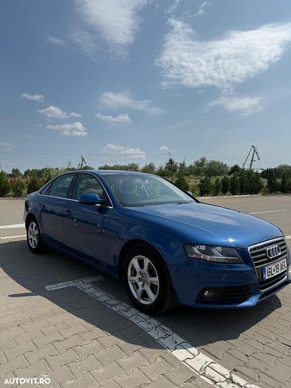 Second-hand Audi A4 120 CP (88 kW) 2010 Albastru Berlinǎ