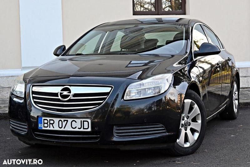 Second-hand Opel Insignia Design Edition 130 CP (95 kW) 2011 Culoarenegru Berlinǎ