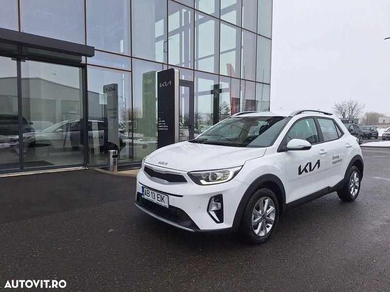 Nouă Kia Stonic 100 CP (73 kW) 2025 Culoarealb SUV