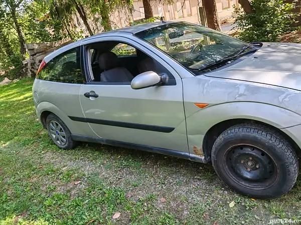 Utilizat 2002 Ford Focus Berlinǎ | 3.000 EUR - Imagine 1/4