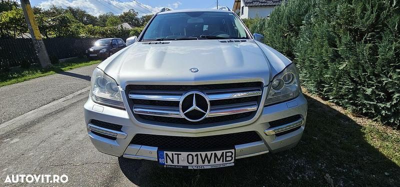 Gri Utilizat 2010 Mercedes GL350 SUV | 13.800 EUR (Preț OK) - Imagine 1/4