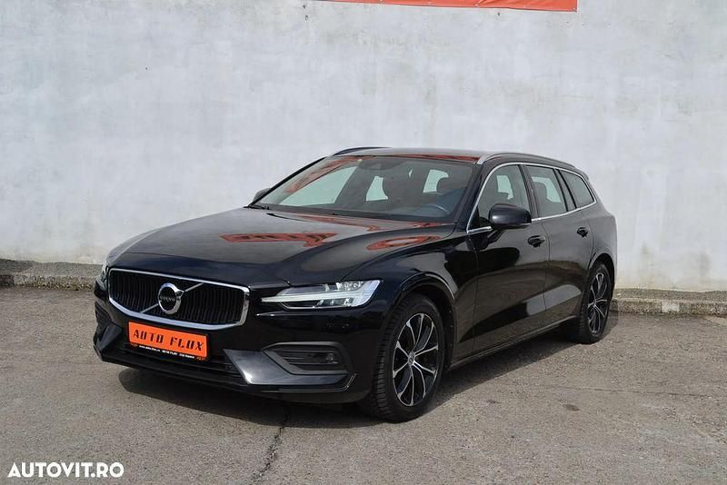 Negru Utilizat 2021 Volvo V60 Momentum Break | 21.300 EUR (Preț OK) - Imagine 1/4