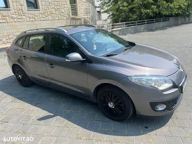 Gri Utilizat 2012 Renault Mégane GrandTour Dynamique Break | 4.490 EUR (Preț OK) - Imagine 1/4