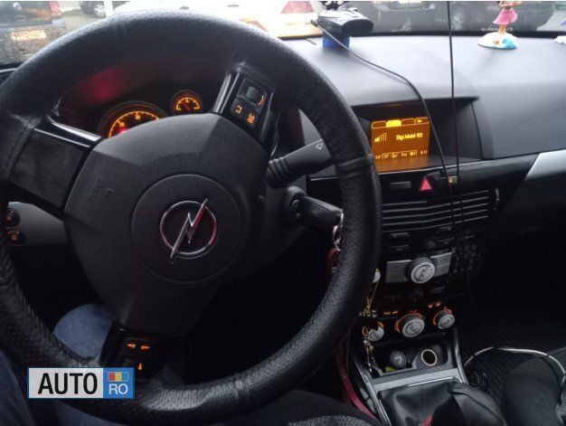 Gri Utilizat 2011 Opel Astra Break | 4.250 EUR (Preț bun) - Imagine 1/1