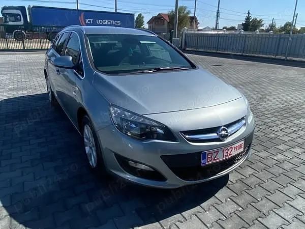 Culoaregri Utilizat 2015 Opel Astra Selection Break | 4.999 EUR (Preț bun) - Imagine 1/4