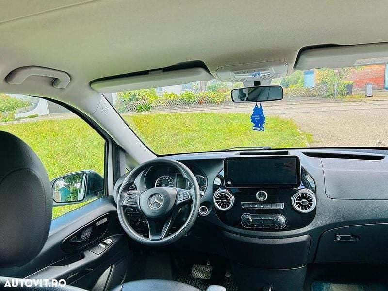 Culoarealb Utilizat 2019 Mercedes Vito Edition Monovolum | 24.999 EUR (Puțin scump) - Imagine 1/4