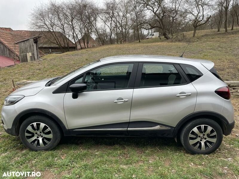 Gri Utilizat 2019 Renault Captur SUV | 10.900 EUR (Super Preț) - Imagine 1/4