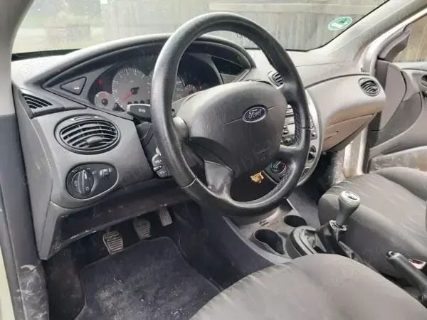 Utilizat 2004 Ford Focus Hatchback | 399 EUR (Preț bun) - Imagine 1/4