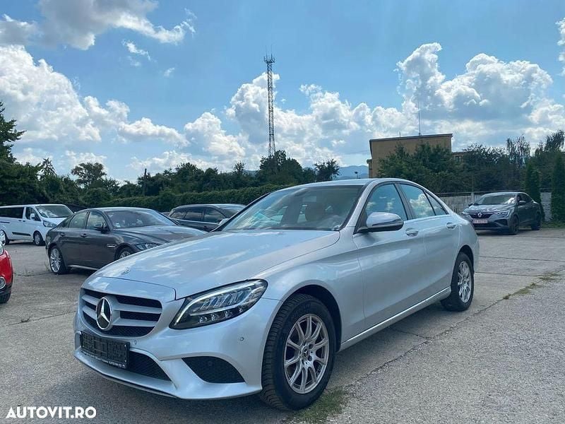 Culoareargint Utilizat 2018 Mercedes C180 Berlinǎ | 19.723 EUR (Preț OK) - Imagine 1/4