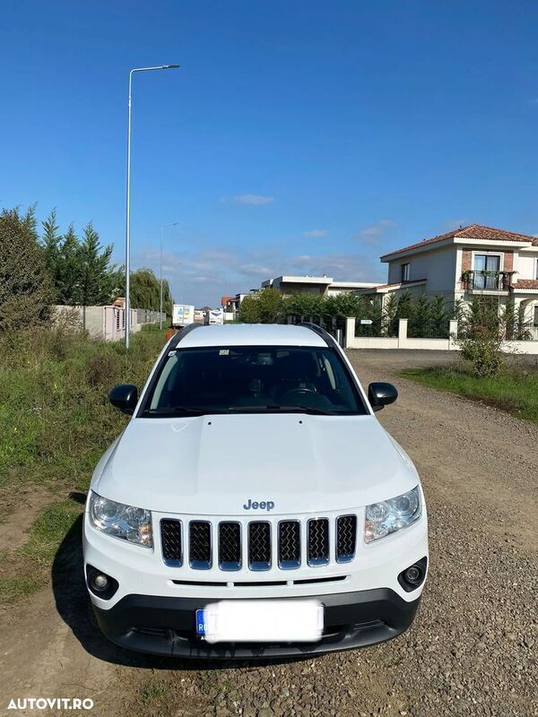Alb Utilizat 2012 Jeep Compass SUV | 5.250 EUR - Imagine 1/4