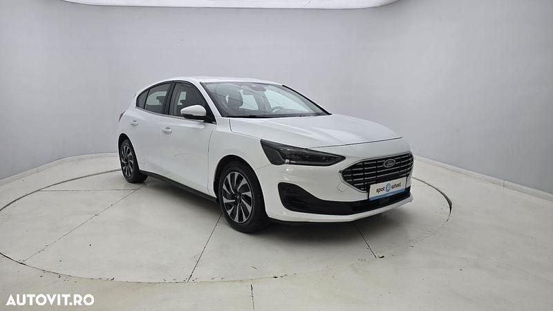 Second-hand Ford Focus Trend 120 CP (88 kW) 2022 Culoarealb Hatchback