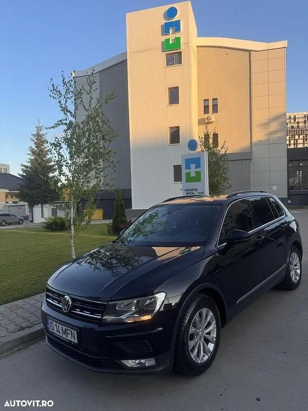 Culoarenegru Utilizat 2017 VW Tiguan Comfortline SUV | 15.990 EUR (Preț bun) - Imagine 1/4