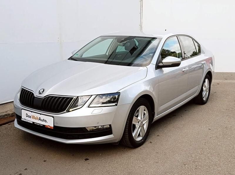 Argintiu metalic Second-hand 2018 Skoda Octavia | 16.900 EUR - Imagine 1/4