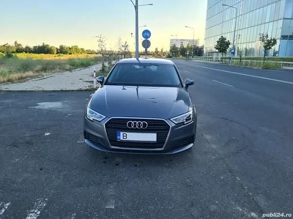 Gri Utilizat 2018 Audi A3 Hatchback | 12.000 EUR (Super Preț) - Imagine 1/4