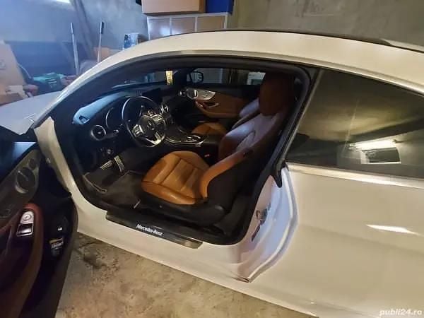 Second-hand Mercedes C300 AMG line 245 CP (180 kW) 2019 Alb Coupe