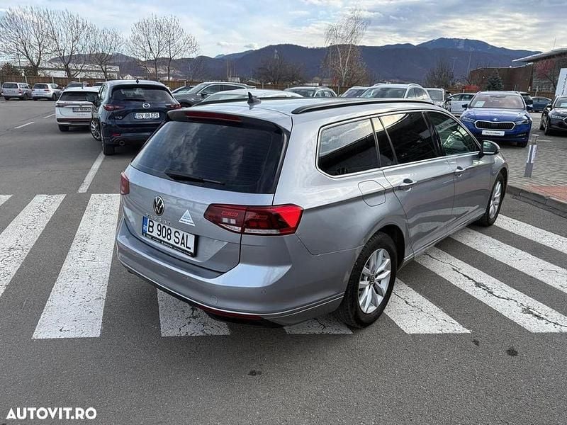 Second-hand VW Passat Comfortline 150 CP (110 kW) 2021 Culoareargint Break