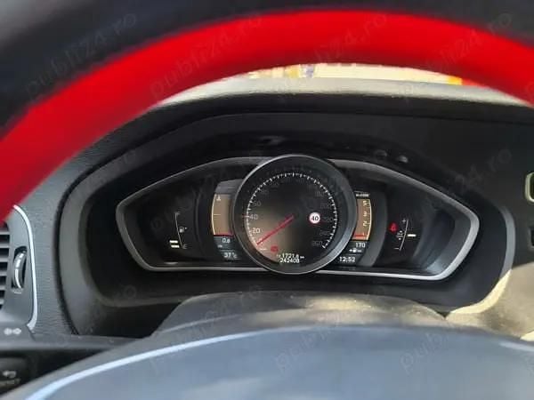 Utilizat 2013 Volvo V40 Hatchback | 6.600 EUR - Imagine 1/4