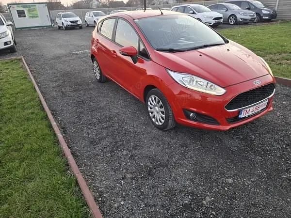 Rosu Utilizat 2016 Ford Fiesta Hatchback | 5.000 EUR (Preț bun) - Imagine 1/4