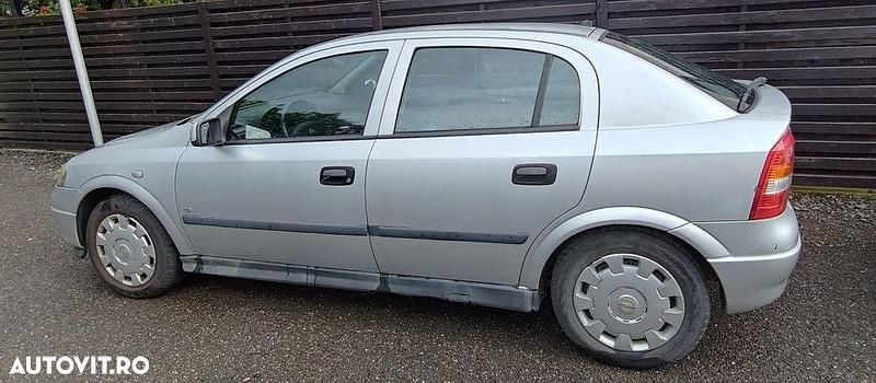 Gri Utilizat 2008 Opel Astra Classic Hatchback | 3.000 EUR (Puțin scump) - Imagine 1/4