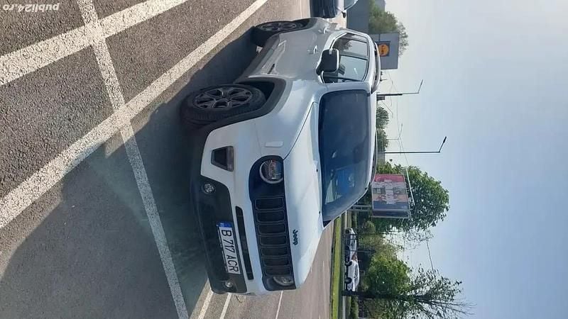 Alb Utilizat 2021 Jeep Renegade SUV | 21.900 EUR (Scump) - Imagine 1/4