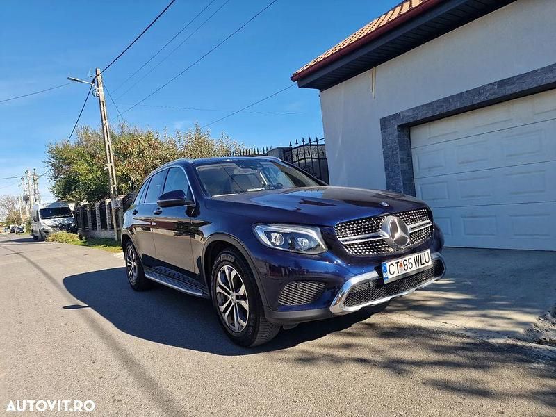 Culoarealbastru Utilizat 2016 Mercedes GLC250 SUV | 18.650 EUR (Preț OK) - Imagine 1/4