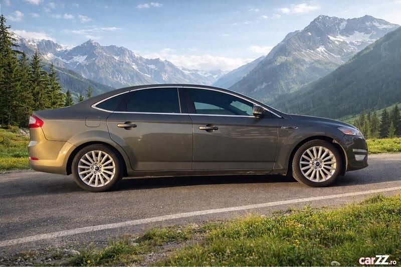 Second-hand Ford Mondeo Titanium 140 CP (102 kW) 2012 Gri Berlinǎ