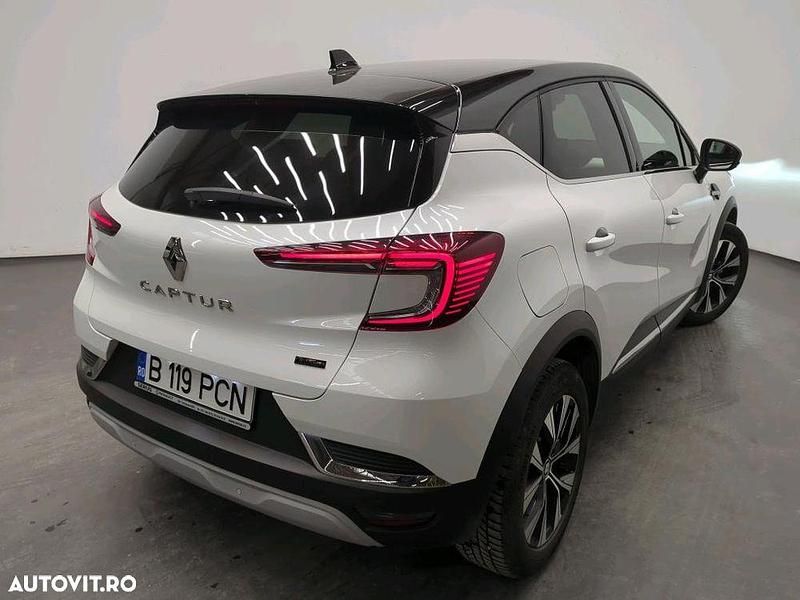 Second-hand Renault Captur 160 CP (117 kW) 2023 Culoarealb SUV
