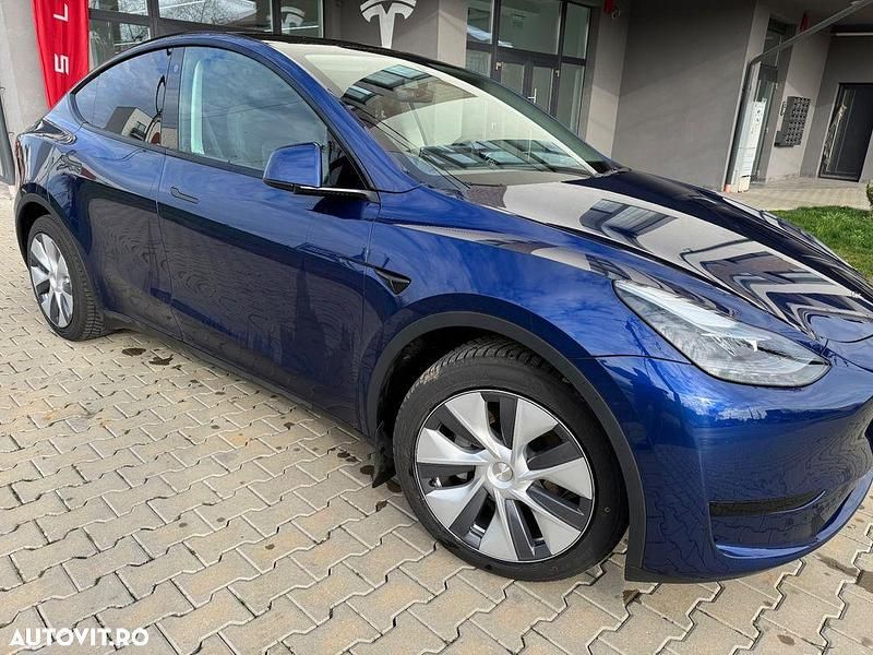Second-hand Tesla Model Y Long Range RWD 258 kW (351 CP) 2024 Culoarealbastru SUV