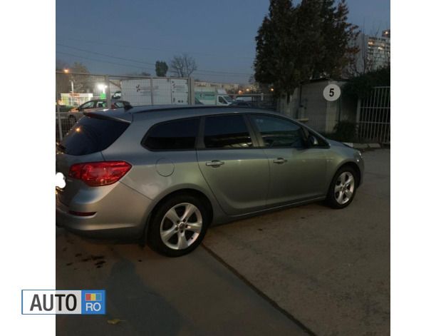 Second-hand Opel Astra 110 CP (80 kW) 2011 Gri Break