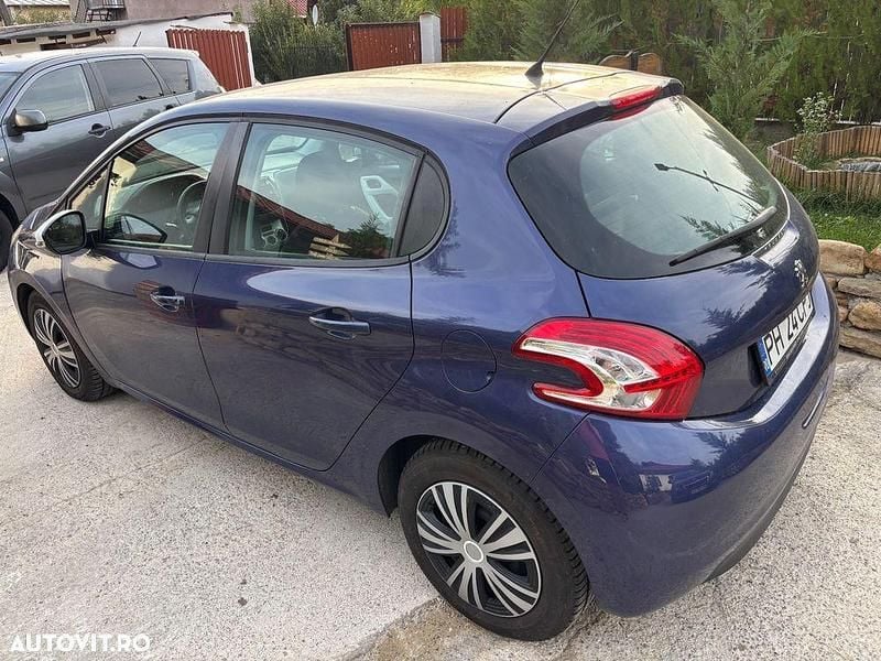 Culoarealbastru Utilizat 2014 Peugeot 208 Active Hatchback | 4.300 EUR (Preț OK) - Imagine 1/4
