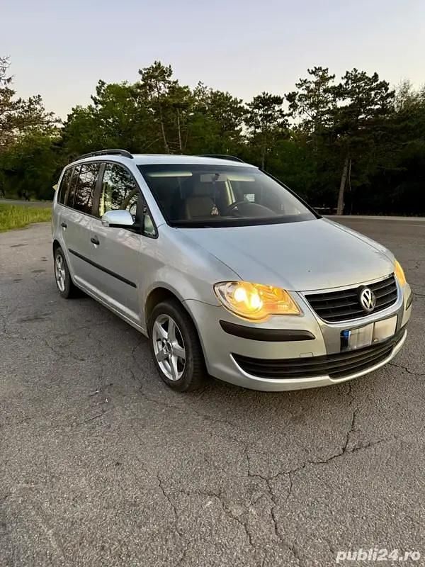 Utilizat 2008 VW Touran Monovolum | 3.950 EUR (Preț OK) - Imagine 1/4