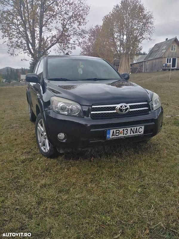 Culoarenegru Utilizat 2006 Toyota RAV4 Travel SUV | 4.800 EUR (Preț OK) - Imagine 1/4