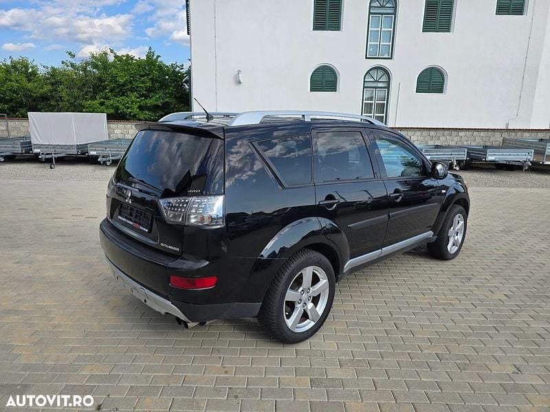 Second-hand Mitsubishi Outlander Invite 140 CP (102 kW) 2007 Culoarenegru SUV