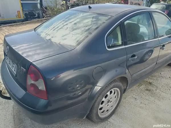 Utilizat 2000 VW Passat Berlinǎ | 2.000 EUR - Imagine 1/4