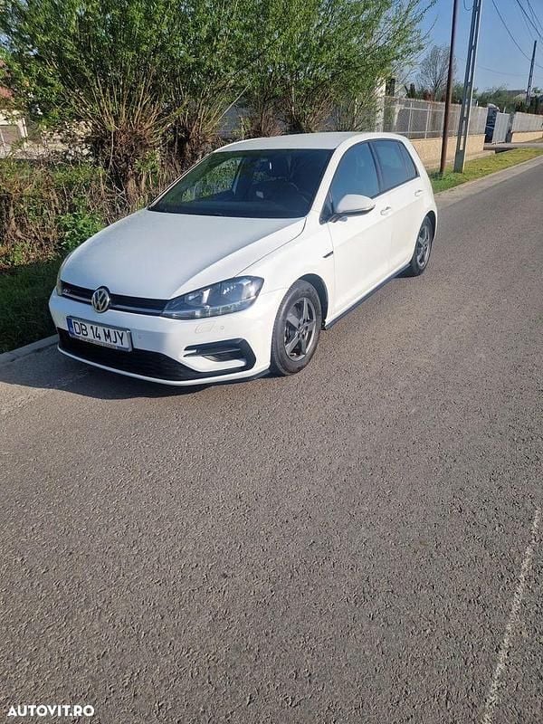 Culoarealb Utilizat 2017 VW Golf VII Comfortline Hatchback | 12.490 EUR (Preț OK) - Imagine 1/4
