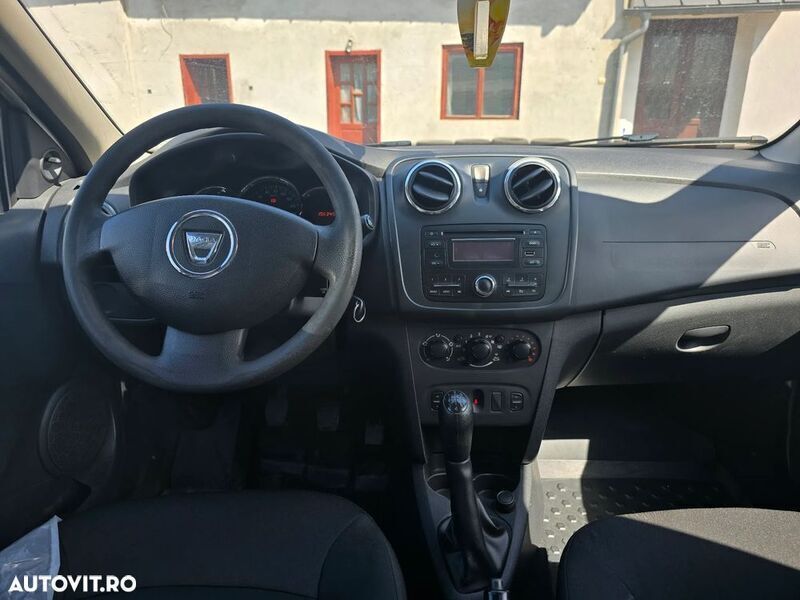 Second-hand Dacia Logan Lauréate 75 CP (55 kW) 2016 Alb Berlinǎ