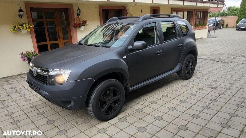 Negru Utilizat 2011 Dacia Duster Ambiance SUV | 6.934 EUR (Preț bun) - Imagine 1/4