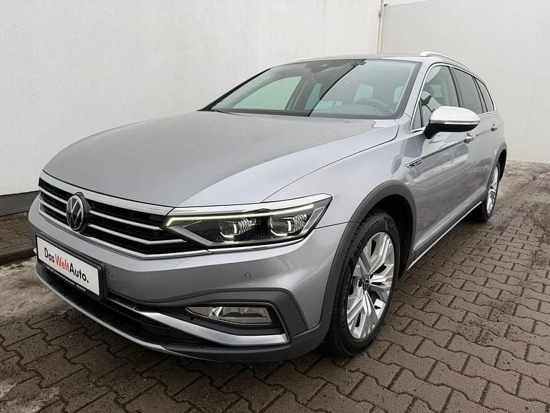 Albastru mediu normal Utilizat 2022 VW Passat Alltrack Break | 26.500 EUR (Scump) - Imagine 1/4