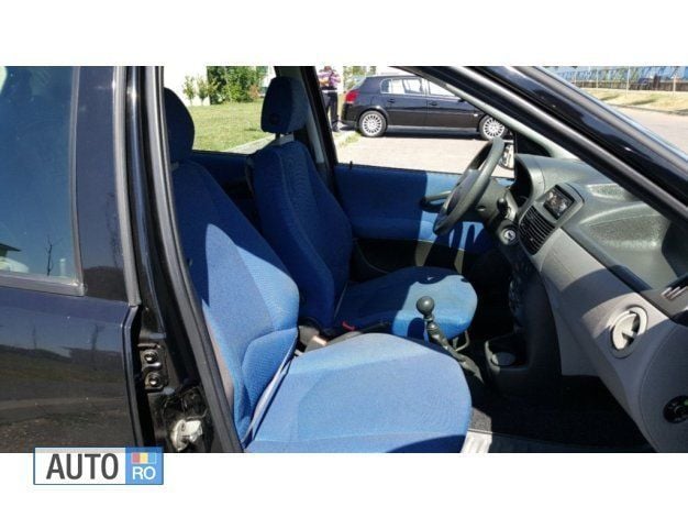 Second-hand Fiat Punto 66 CP (48 kW) 2003 Negru Hatchback