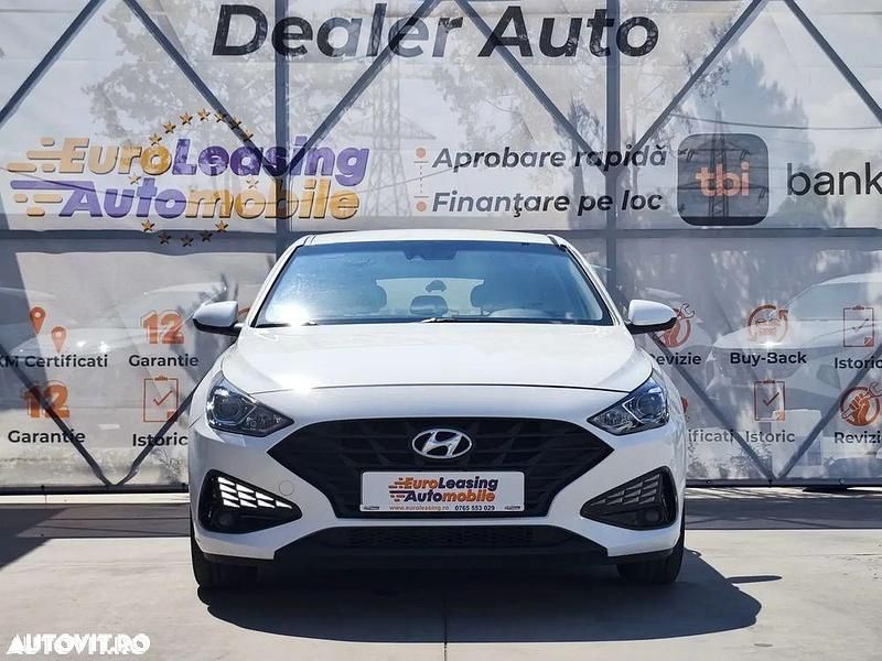 Second-hand Hyundai i30 Comfort 110 CP (80 kW) 2021 Culoarealb Hatchback