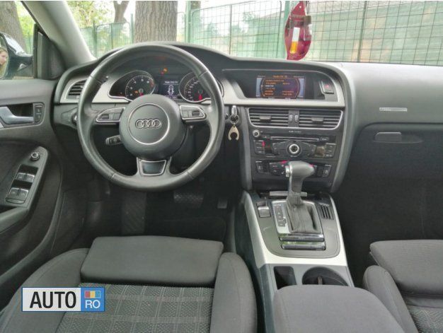 Second-hand Audi A5 S-Line 170 CP (125 kW) 2013 Negru Coupe