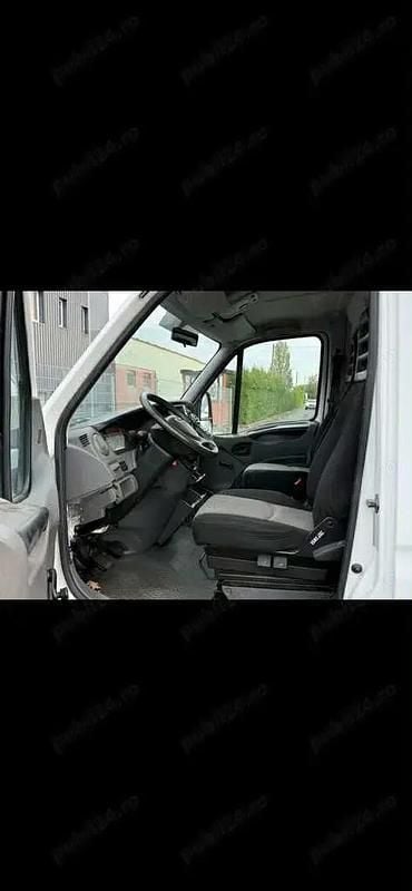 Utilizat 2013 Iveco Daily | 9.999 EUR (Super Preț) - Imagine 1/4