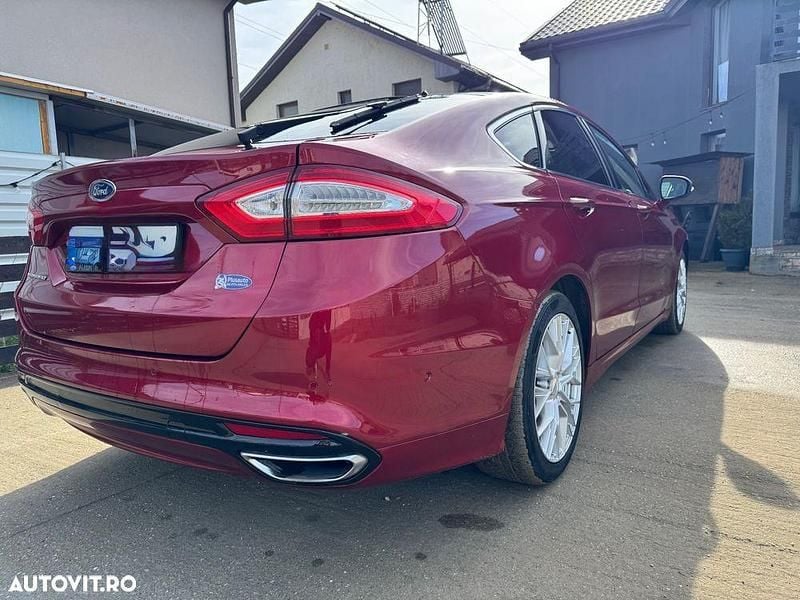 Second-hand Ford Mondeo Titanium 180 CP (132 kW) 2016 Culoarerosu Berlinǎ