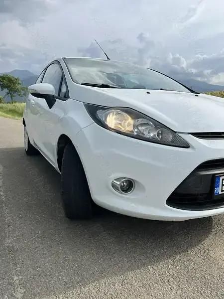 Second-hand Ford Fiesta 95 CP (69 kW) 2013 Alb Hatchback