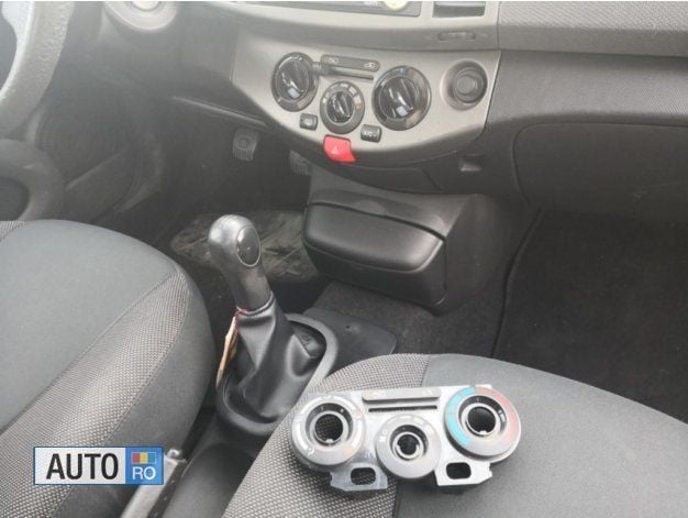 Second-hand Nissan Micra 65 CP (47 kW) 2005 Gri Hatchback