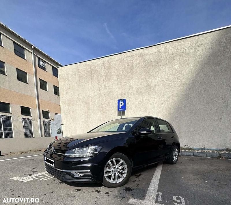 Culoarenegru Utilizat 2018 VW Golf VII Comfortline Hatchback | 11.950 EUR (Preț OK) - Imagine 1/4