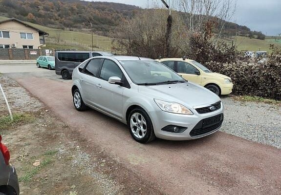 Second-hand Ford Focus 110 CP (80 kW) 2010 Gri Berlinǎ