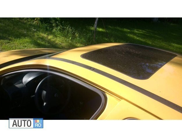 Second-hand Opel Corsa Edition 70 CP (51 kW) 2004 Galben Hatchback