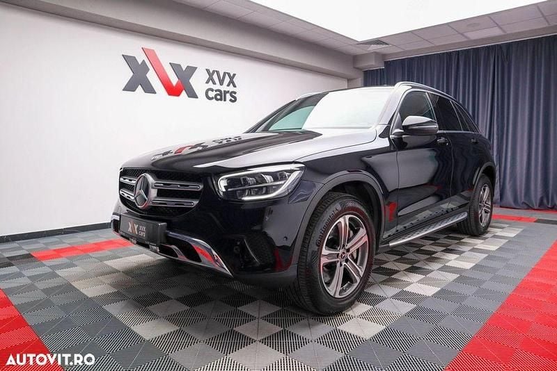 Negru Utilizat 2022 Mercedes GLC300e SUV | 32.600 EUR (Preț bun) - Imagine 1/4