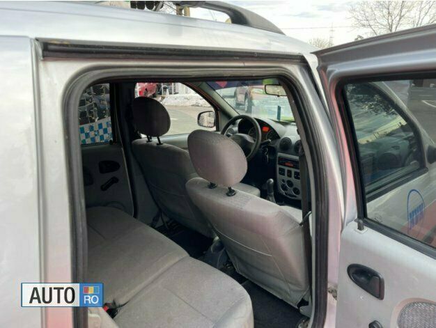 Second-hand Dacia Logan 68 CP (50 kW) 2007 Argintiu Berlinǎ